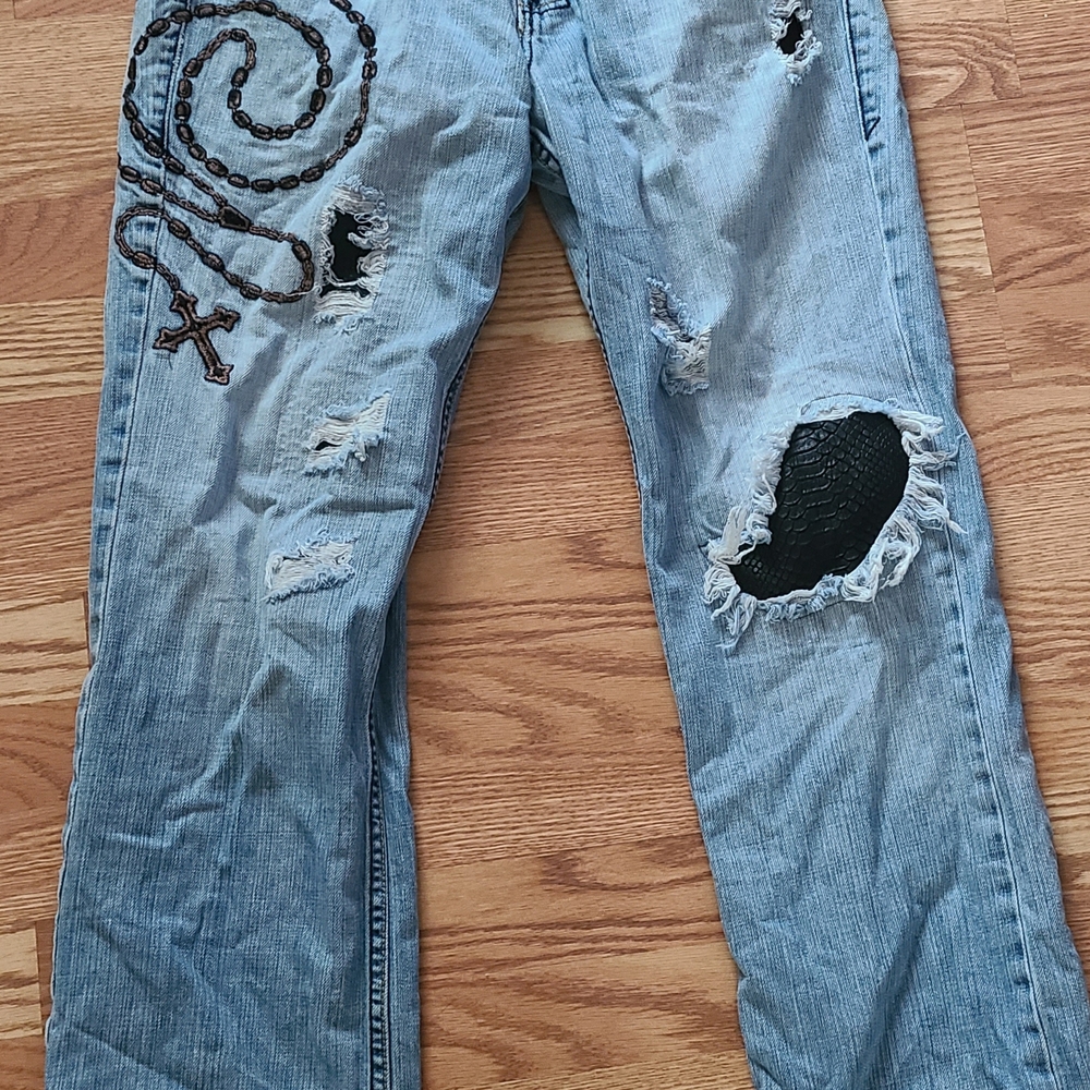 Light Blue Distressed Men’s Jeans with Embroidered Detail